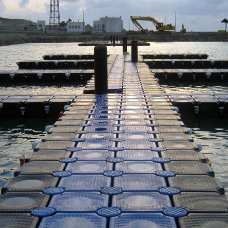 floating-dock-poly-unbreakable-01 اسکله شناور (پلی اتیلن نشکن)